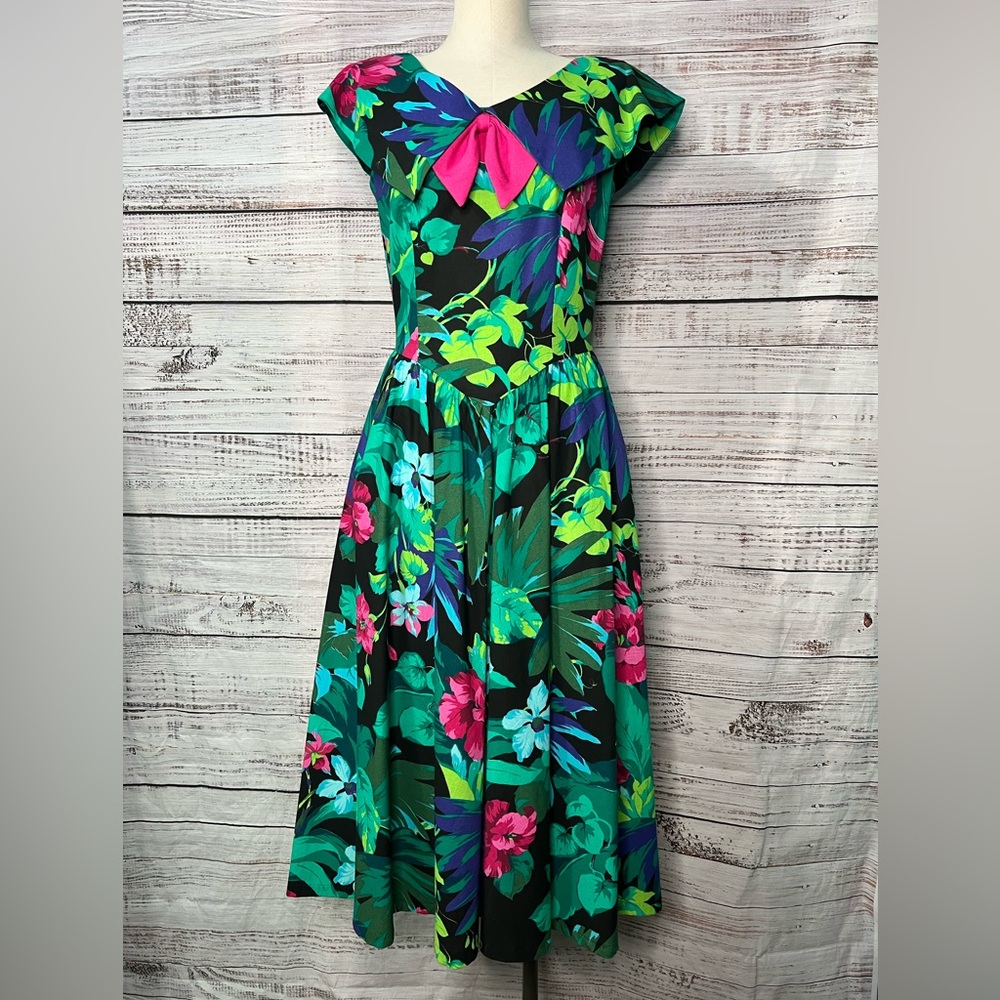 Lanz Size 10 Tropical Floral Dress Bright Sailor Collar Bow Princess Waist Derby